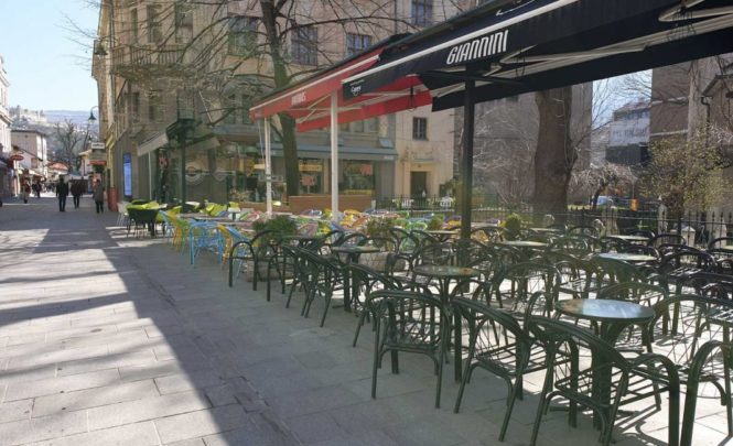 Sarajevo: Naređeno hitno uklanjanje ugostiteljskog inventara sa javnih površina